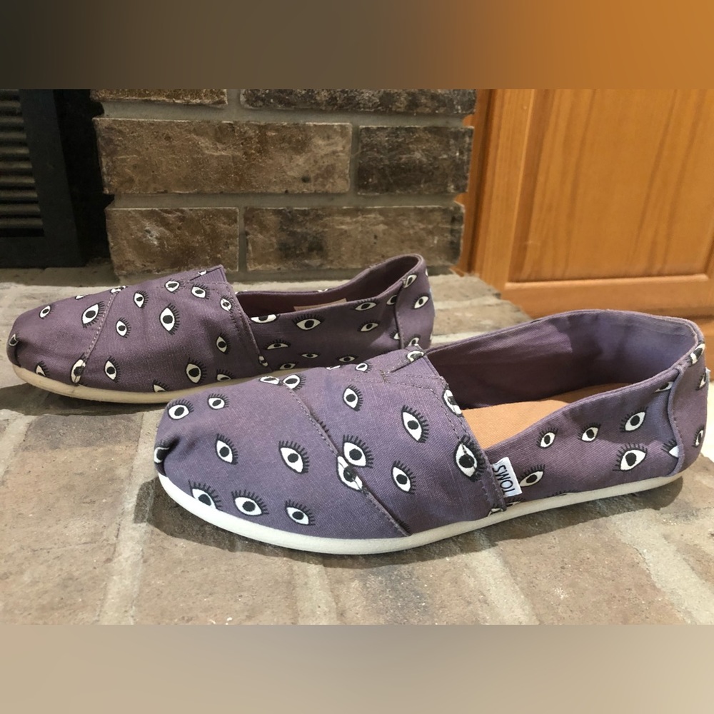 TOMS slip-on flats